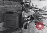 Standbild American-Indian Kinder United States USA, 1933, aus Sekunde 50 historischem Filmmaterial Videoclip 65675075292