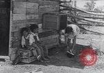 Standbild American-Indian Kinder United States USA, 1933, aus Sekunde 53 historischem Filmmaterial Videoclip 65675075292