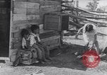 Standbild American-Indian Kinder United States USA, 1933, aus Sekunde 55 historischem Filmmaterial Videoclip 65675075292