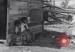 Standbild American-Indian Kinder United States USA, 1933, aus Sekunde 57 historischem Filmmaterial Videoclip 65675075292