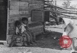 Standbild American-Indian Kinder United States USA, 1933, aus Sekunde 61 historischem Filmmaterial Videoclip 65675075292