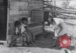 Standbild American-Indian Kinder United States USA, 1933, aus Sekunde 62 historischem Filmmaterial Videoclip 65675075292