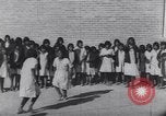 Immagine di Native American Indian educazione degli studenti United States USA, 1933, secondo 37 filmato di repertorio 65675075298