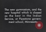 Immagine di Native American Indian boarding shcool studenti play sports Minnesota United States USA, 1933, secondo 4 filmato di repertorio 65675075299