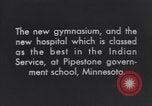 Immagine di Native American Indian boarding shcool studenti play sports Minnesota United States USA, 1933, secondo 11 filmato di repertorio 65675075299