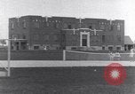 Immagine di Native American Indian boarding shcool studenti play sports Minnesota United States USA, 1933, secondo 19 filmato di repertorio 65675075299