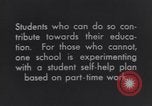 Standbild Native Amerikanische Studenten in Arbeit Schulprogramm United States USA, 1933, aus Sekunde 10 historischem Filmmaterial Videoclip 65675075301