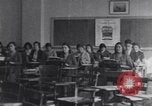 Standbild Native Amerikanische Studenten in Arbeit Schulprogramm United States USA, 1933, aus Sekunde 38 historischem Filmmaterial Videoclip 65675075301