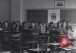 Standbild Native Amerikanische Studenten in Arbeit Schulprogramm United States USA, 1933, aus Sekunde 39 historischem Filmmaterial Videoclip 65675075301