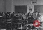 Standbild Native Amerikanische Studenten in Arbeit Schulprogramm United States USA, 1933, aus Sekunde 42 historischem Filmmaterial Videoclip 65675075301