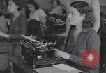 Standbild Native Amerikanische Studenten in Arbeit Schulprogramm United States USA, 1933, aus Sekunde 46 historischem Filmmaterial Videoclip 65675075301