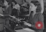 Standbild Native Amerikanische Studenten in Arbeit Schulprogramm United States USA, 1933, aus Sekunde 47 historischem Filmmaterial Videoclip 65675075301