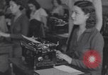 Standbild Native Amerikanische Studenten in Arbeit Schulprogramm United States USA, 1933, aus Sekunde 49 historischem Filmmaterial Videoclip 65675075301