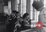 Standbild Native American Indian Studenten lernen Berufungen United States USA, 1933, aus Sekunde 48 historischem Filmmaterial Videoclip 65675075302