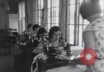 Standbild Native American Indian Studenten lernen Berufungen United States USA, 1933, aus Sekunde 50 historischem Filmmaterial Videoclip 65675075302