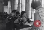 Standbild Native American Indian Studenten lernen Berufungen United States USA, 1933, aus Sekunde 52 historischem Filmmaterial Videoclip 65675075302