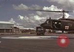 Standbild UH-1D Iroquois Hubschrauber Vietnam, 1966, aus Sekunde 5 historischem Filmmaterial Videoclip 65675075308