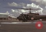 Standbild UH-1D Iroquois Hubschrauber Vietnam, 1966, aus Sekunde 8 historischem Filmmaterial Videoclip 65675075308