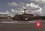 Standbild UH-1D Iroquois Hubschrauber Vietnam, 1966, aus Sekunde 11 historischem Filmmaterial Videoclip 65675075308