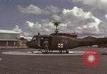 Standbild UH-1D Iroquois Hubschrauber Vietnam, 1966, aus Sekunde 14 historischem Filmmaterial Videoclip 65675075308