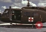 Standbild UH-1D Iroquois Hubschrauber Vietnam, 1966, aus Sekunde 19 historischem Filmmaterial Videoclip 65675075308