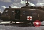 Standbild UH-1D Iroquois Hubschrauber Vietnam, 1966, aus Sekunde 21 historischem Filmmaterial Videoclip 65675075308
