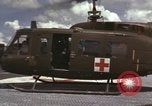 Standbild UH-1D Iroquois Hubschrauber Vietnam, 1966, aus Sekunde 22 historischem Filmmaterial Videoclip 65675075308