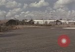 Standbild UH-1D Iroquois Hubschrauber Vietnam, 1966, aus Sekunde 30 historischem Filmmaterial Videoclip 65675075308