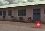 Standbild USA nicht beauftragte Officer Vietnam, 1966, aus Sekunde 57 historischem Filmmaterial Videoclip 65675075309