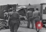 Standbild Evakuierung Krankenhaus europäische Theater, 1945, aus Sekunde 25 historischem Filmmaterial Videoclip 65675075313