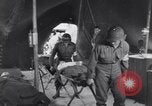 Standbild Evakuierung Krankenhaus europäische Theater, 1945, aus Sekunde 29 historischem Filmmaterial Videoclip 65675075313