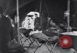 Standbild Evakuierung Krankenhaus europäische Theater, 1945, aus Sekunde 31 historischem Filmmaterial Videoclip 65675075313