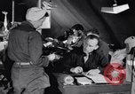 Standbild Evakuierung Krankenhaus europäische Theater, 1945, aus Sekunde 51 historischem Filmmaterial Videoclip 65675075313