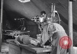 Standbild Evakuierung Krankenhaus europäische Theater, 1945, aus Sekunde 5 historischem Filmmaterial Videoclip 65675075314