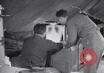 Standbild Evakuierung Krankenhaus europäische Theater, 1945, aus Sekunde 25 historischem Filmmaterial Videoclip 65675075314