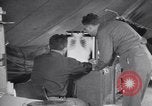 Standbild Evakuierung Krankenhaus europäische Theater, 1945, aus Sekunde 26 historischem Filmmaterial Videoclip 65675075314