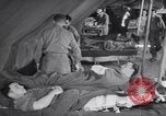 Standbild Evakuierung Krankenhaus europäische Theater, 1945, aus Sekunde 33 historischem Filmmaterial Videoclip 65675075314