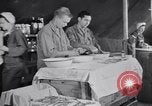 Standbild Evakuierung Krankenhaus europäische Theater, 1945, aus Sekunde 48 historischem Filmmaterial Videoclip 65675075314
