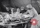 Standbild Evakuierung Krankenhaus europäische Theater, 1945, aus Sekunde 10 historischem Filmmaterial Videoclip 65675075315