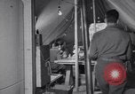 Standbild Evakuierung Krankenhaus europäische Theater, 1945, aus Sekunde 10 historischem Filmmaterial Videoclip 65675075316