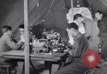 Standbild Evakuierung Krankenhaus europäische Theater, 1945, aus Sekunde 15 historischem Filmmaterial Videoclip 65675075316