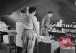 Standbild Evakuierung Krankenhaus europäische Theater, 1945, aus Sekunde 29 historischem Filmmaterial Videoclip 65675075316