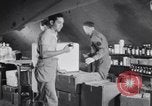 Standbild Evakuierung Krankenhaus europäische Theater, 1945, aus Sekunde 33 historischem Filmmaterial Videoclip 65675075316
