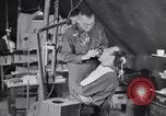 Standbild Evakuierung Krankenhaus europäische Theater, 1945, aus Sekunde 53 historischem Filmmaterial Videoclip 65675075316
