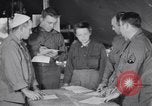 Standbild Evakuierung Krankenhaus europäische Theater, 1945, aus Sekunde 13 historischem Filmmaterial Videoclip 65675075317