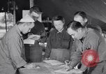 Standbild Evakuierung Krankenhaus europäische Theater, 1945, aus Sekunde 19 historischem Filmmaterial Videoclip 65675075317