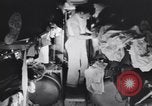 Image les blessés évacués en C-47 Avion d'évacuation d'air Îles Salomon, 1943, de la seconde 54 séquences d'archives historiques vidéo 65675075327