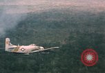 Immagine di Un-1H Skyraider bomber Il Vietnam, 1962, secondo 8 filmato di repertorio 65675075330