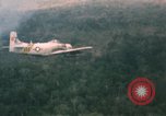 Immagine di Un-1H Skyraider bomber Il Vietnam, 1962, secondo 9 filmato di repertorio 65675075330