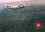 Immagine di Un-1H Skyraider bomber Il Vietnam, 1962, secondo 11 filmato di repertorio 65675075330
